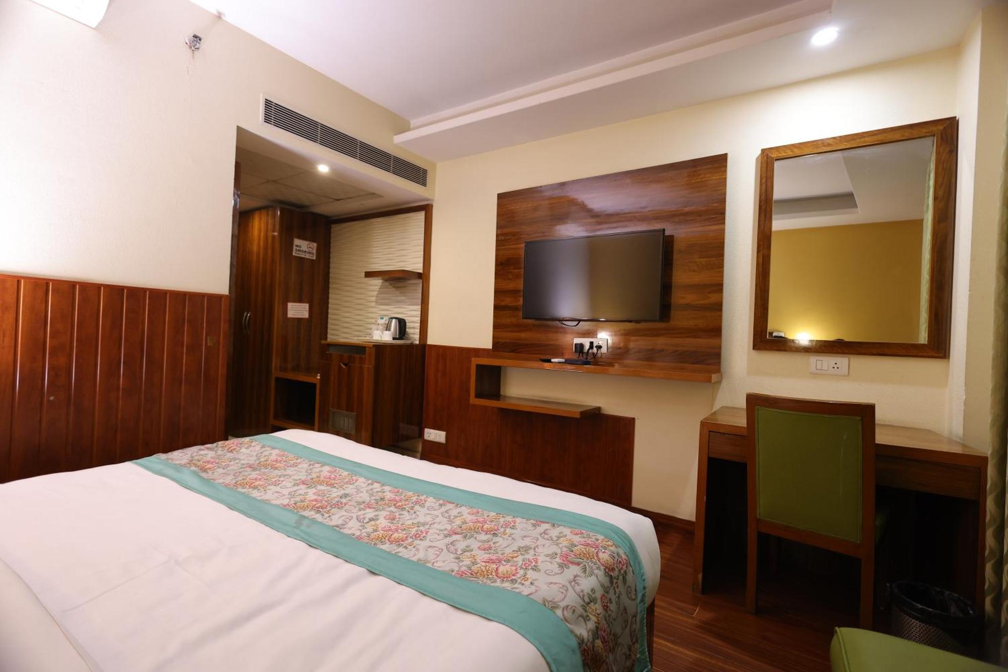 Airport Hotel Ramhan Palace Mahipalpur Nueva Delhi Exterior foto