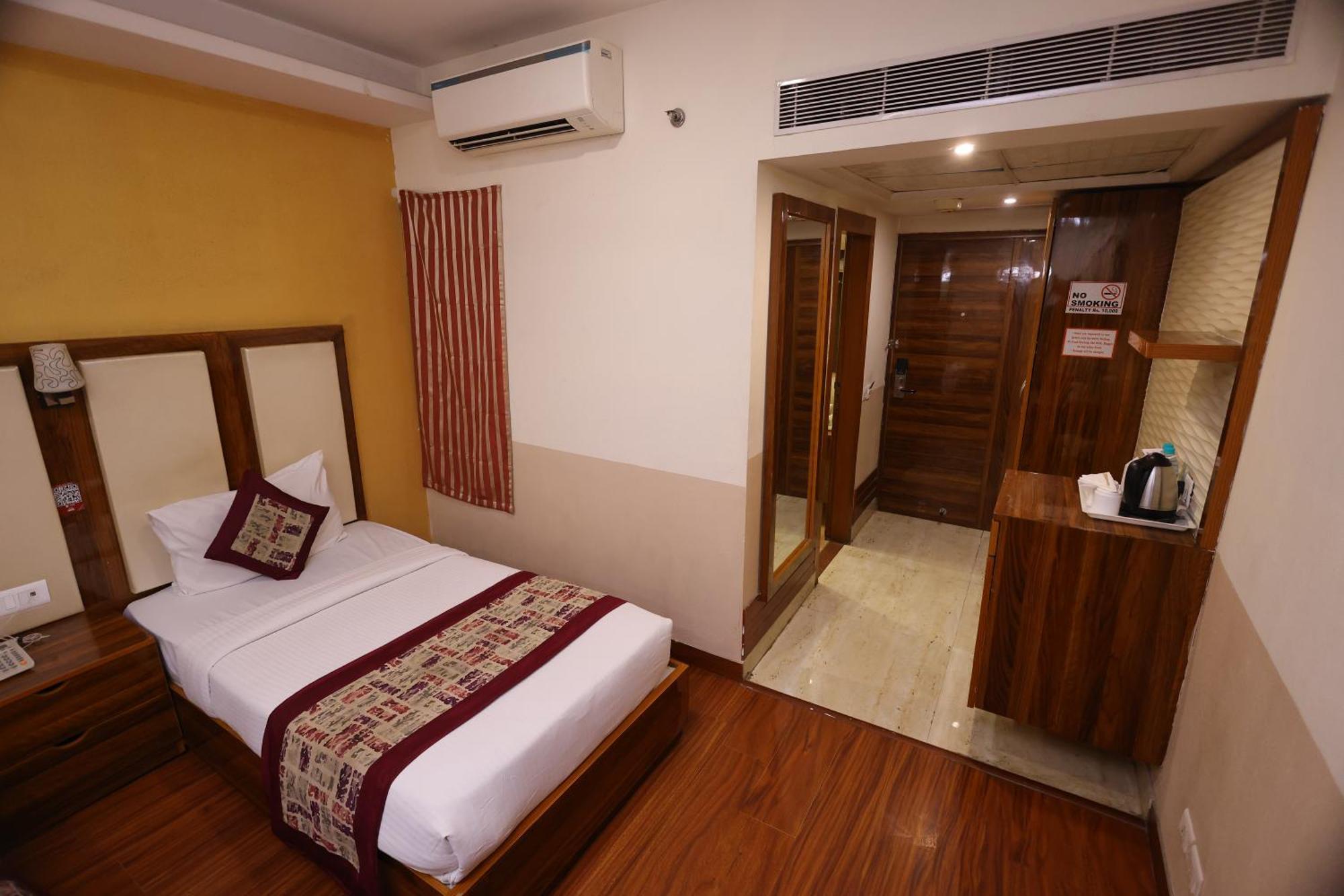 Airport Hotel Ramhan Palace Mahipalpur Nueva Delhi Exterior foto