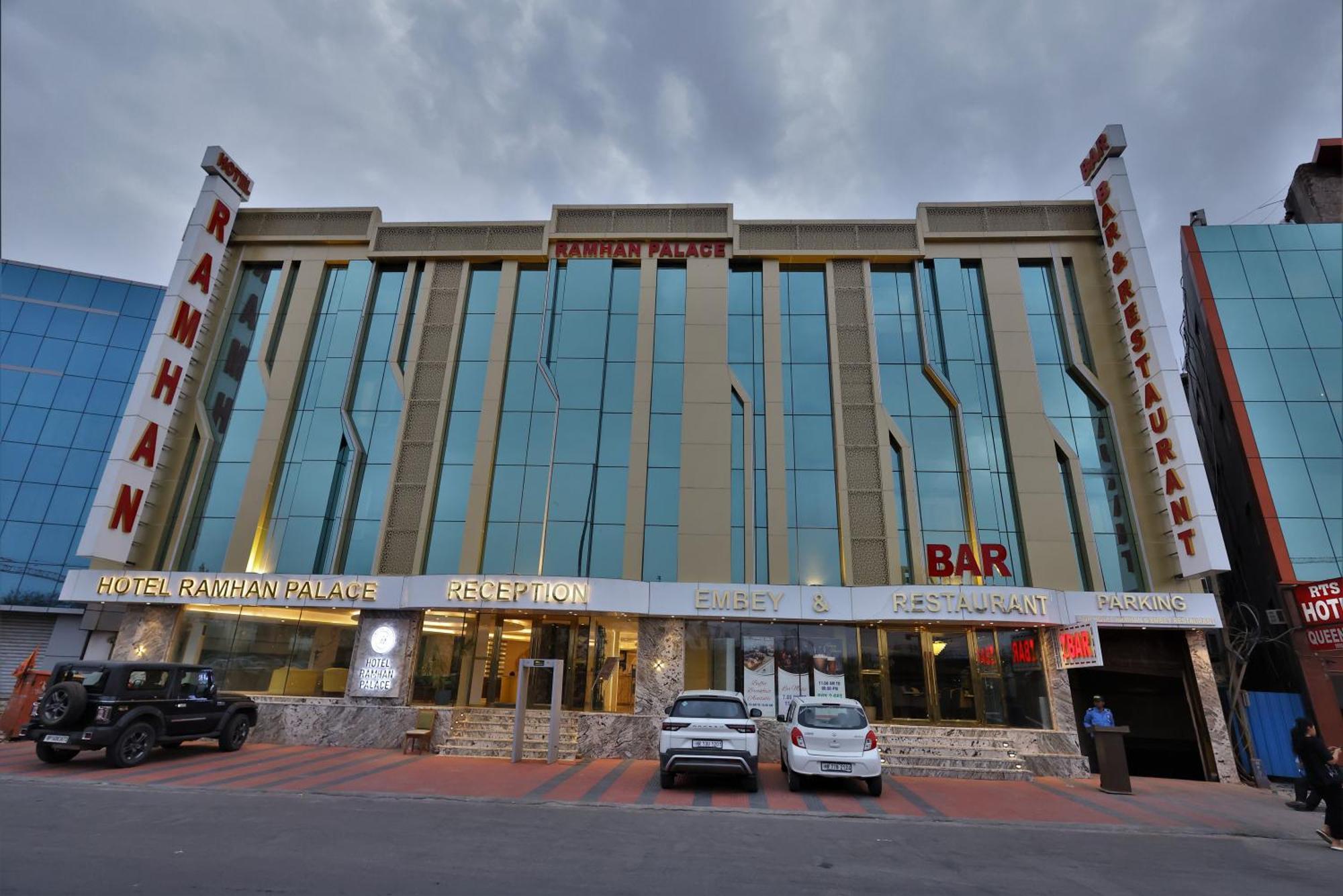 Airport Hotel Ramhan Palace Mahipalpur Nueva Delhi Exterior foto